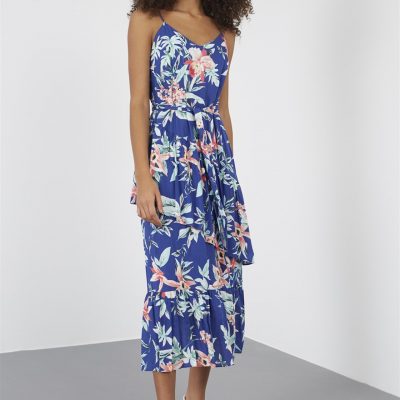 Mavi Yaka Kuşaklı Diz Altı Midi Boy Floral Desen Elbise